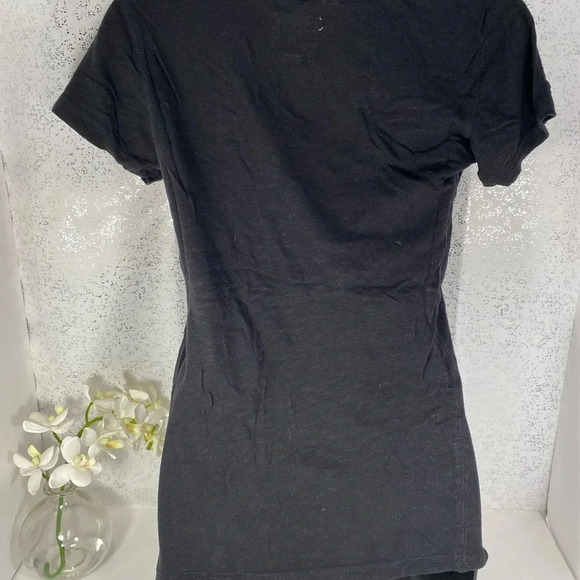 Forever 21 Black Short Sleeve V Neck Shirt Size Medium 100% Cotton Minimalist - Picture 11 of 14